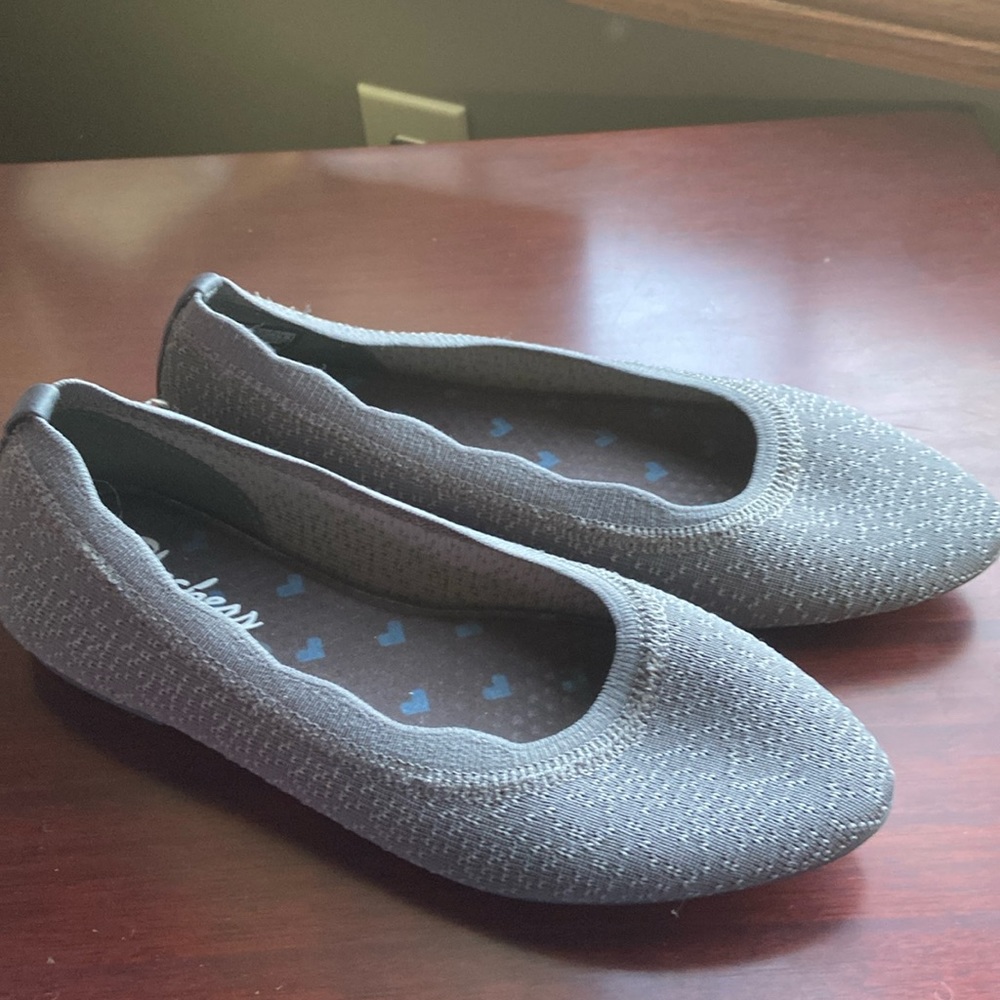Gray Skechers size 7.5 knit flats